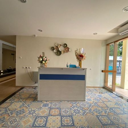The Home Srengseng Jakarta Exterior photo