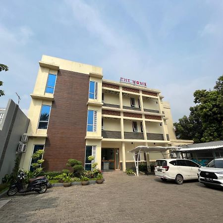 The Home Srengseng Jakarta Exterior photo